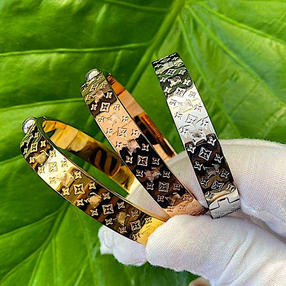 Rose Gold Luxury Four Leaf Clover Silver Bangle Bracelet - Picture 13 of 16